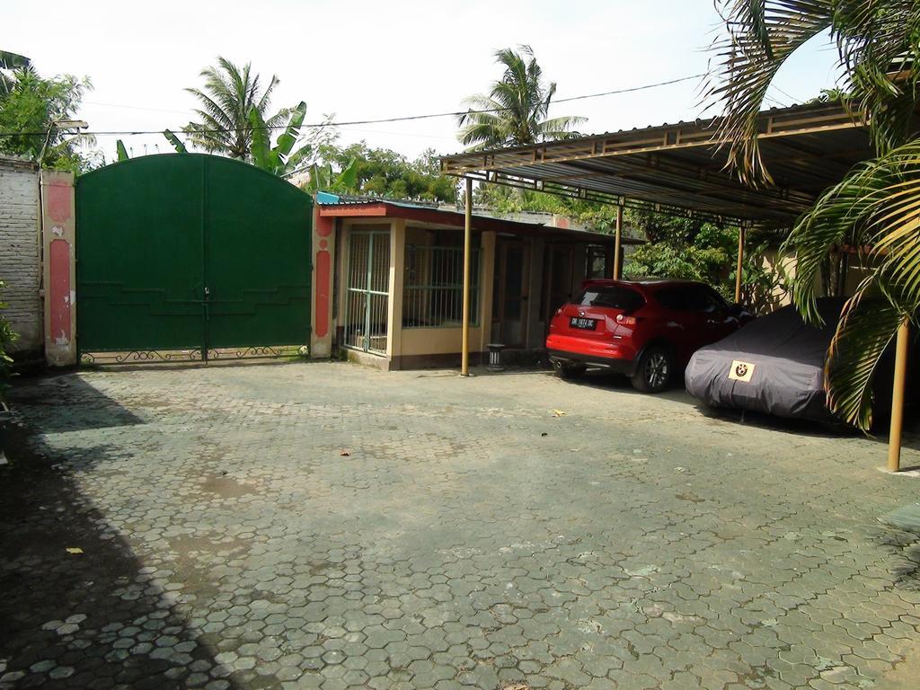 Villa Yukie Senggigi Montongbuwoh 外观 照片