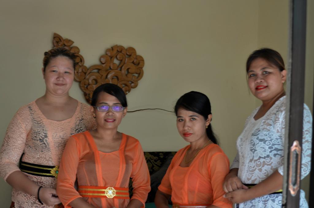 Villa Yukie Senggigi Montongbuwoh 外观 照片