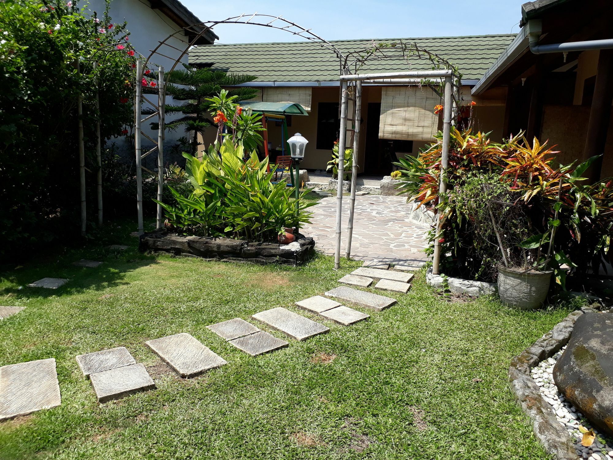 Villa Yukie Senggigi Montongbuwoh 外观 照片