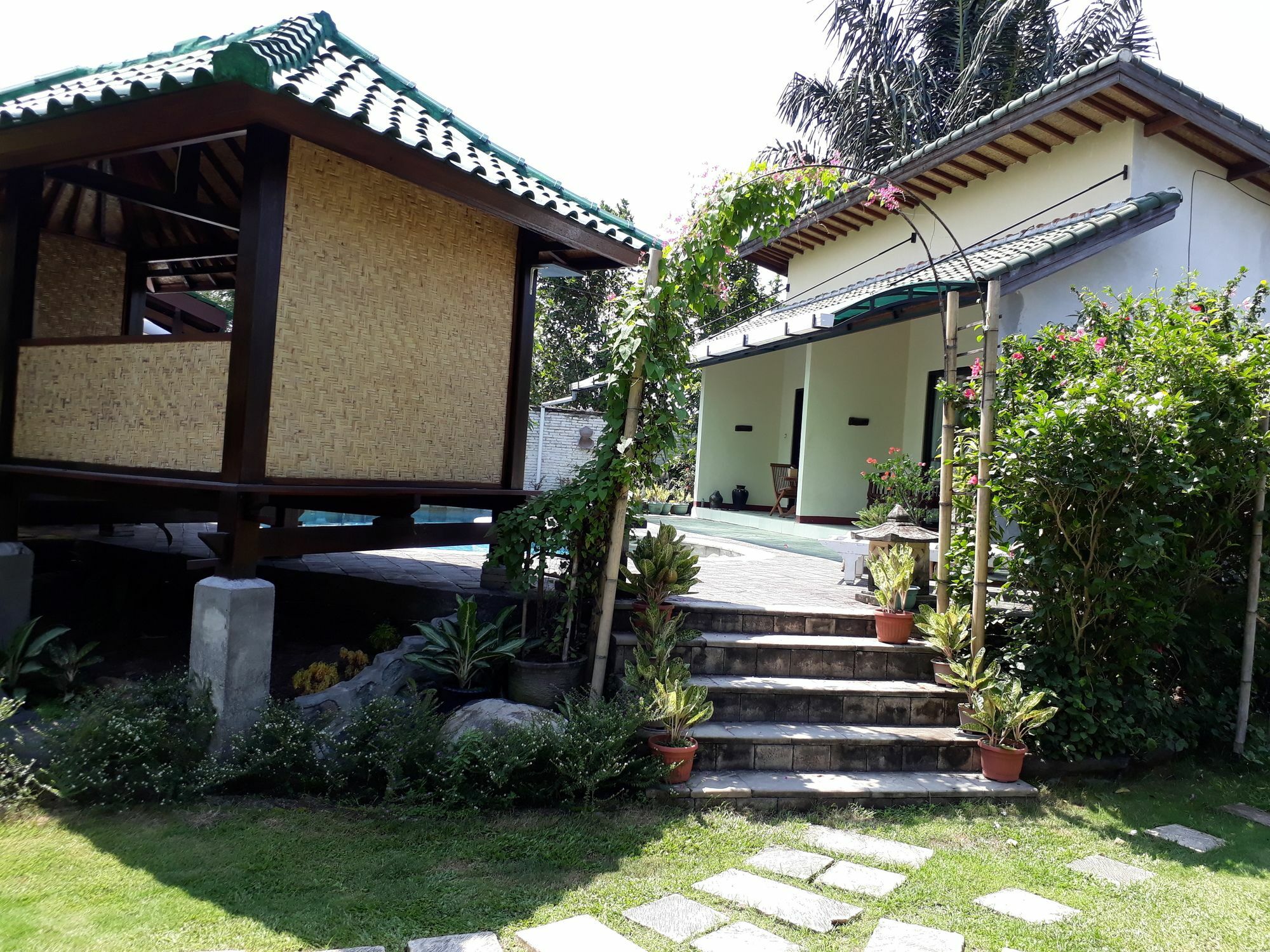 Villa Yukie Senggigi Montongbuwoh 外观 照片