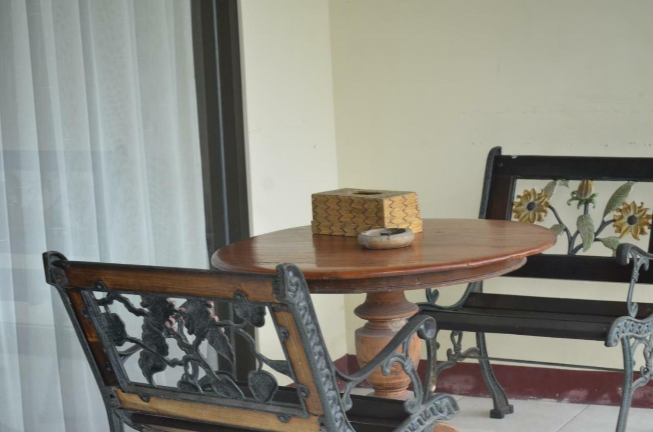 Villa Yukie Senggigi Montongbuwoh 外观 照片