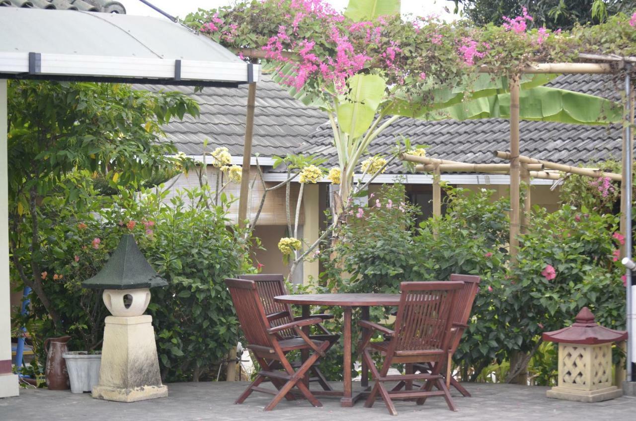 Villa Yukie Senggigi Montongbuwoh 外观 照片