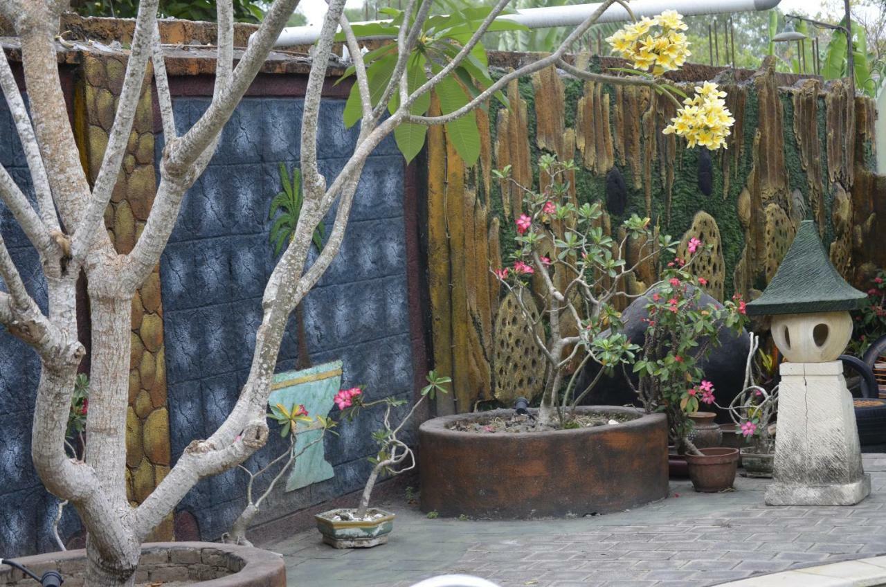 Villa Yukie Senggigi Montongbuwoh 外观 照片