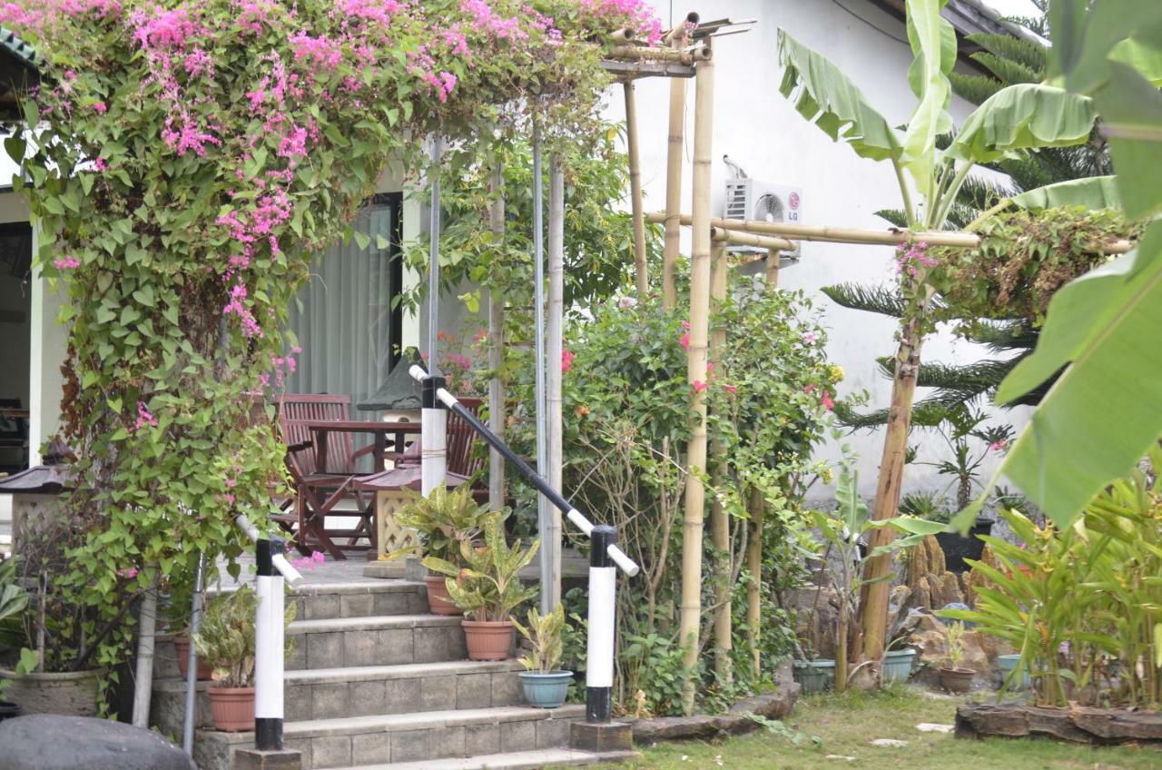 Villa Yukie Senggigi Montongbuwoh 外观 照片